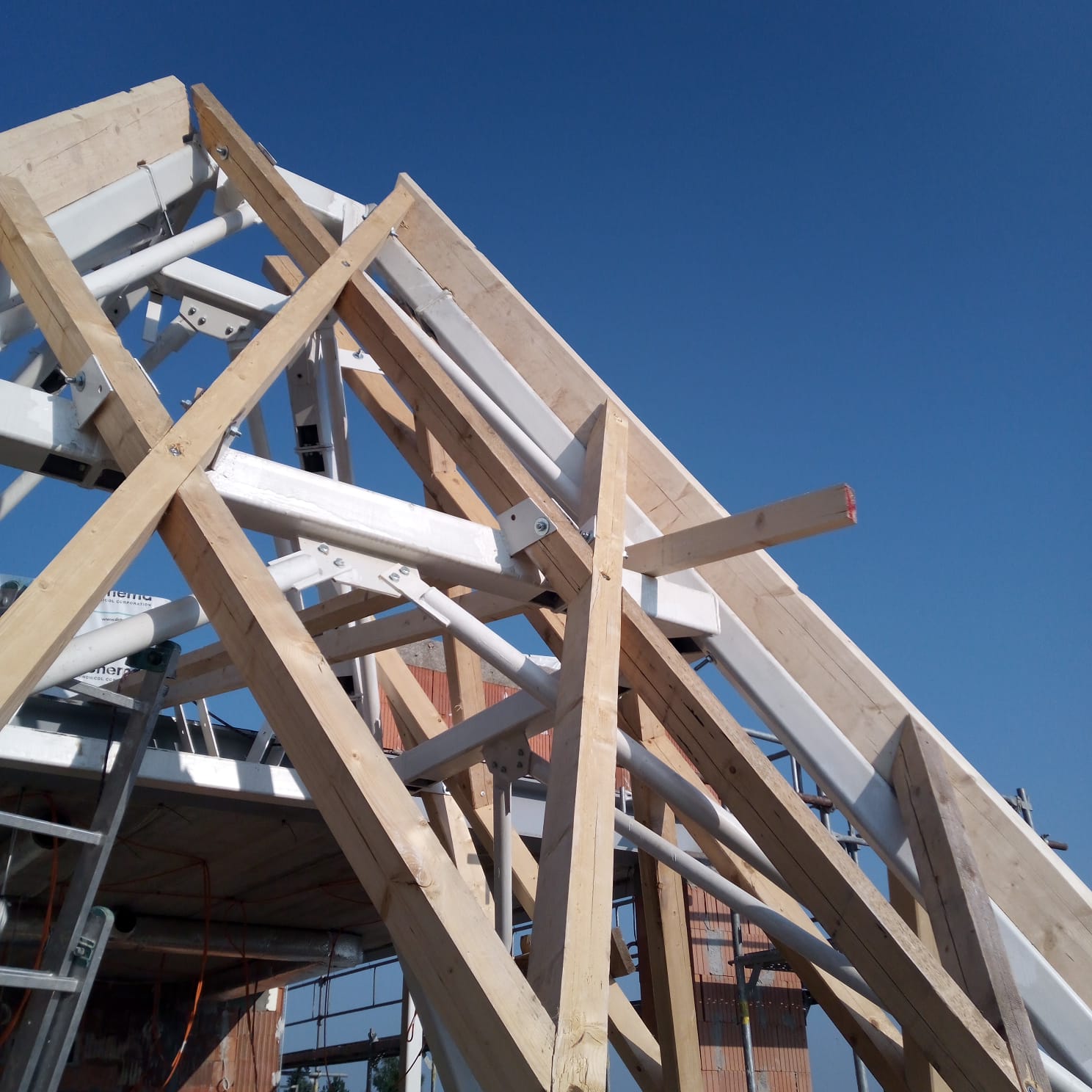 dřevěná konstrukce střechy